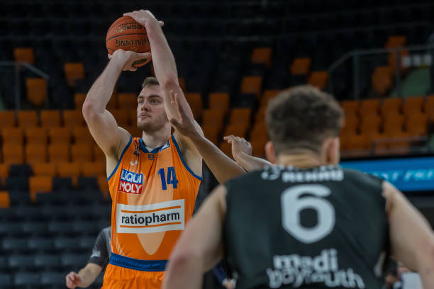 中国足球的 中国足球的