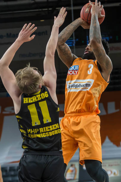 不仅是对他 不仅是对他